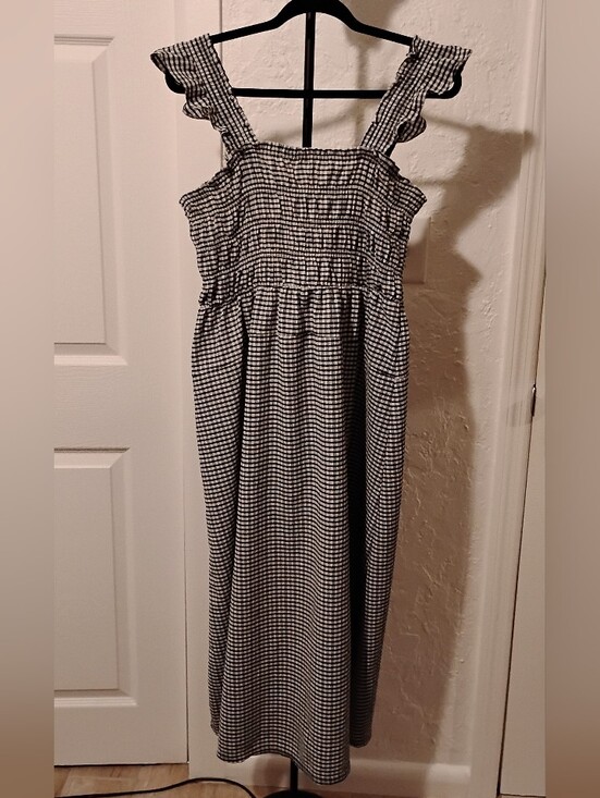 Old Navy Dresses & Skirts - Old Navy Smocked Gingham Midi Ruffle Dress Cottagecore Size L
